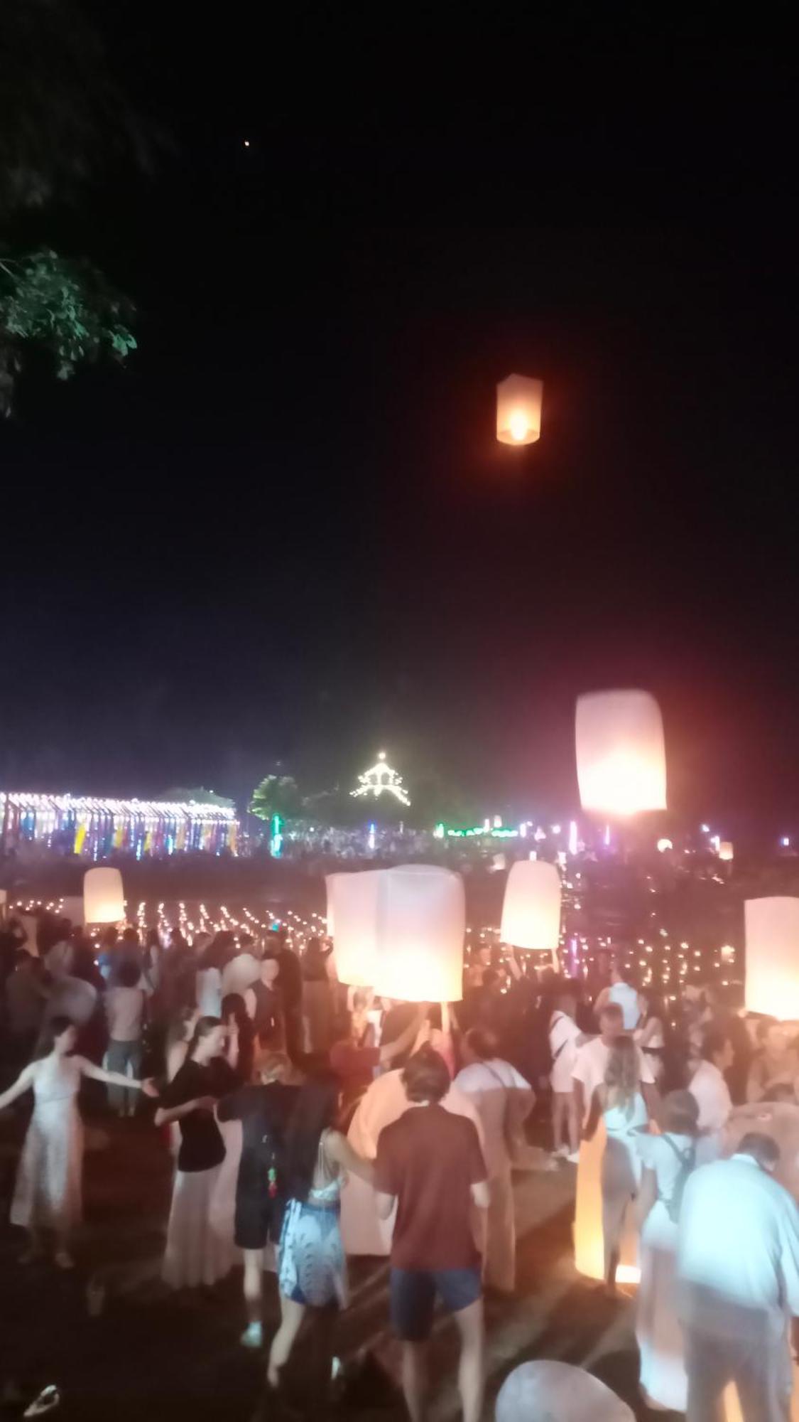Three Moon Apartment Doi Saket Bagian luar foto